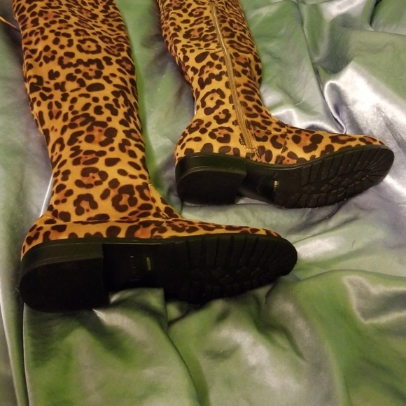 🆕️ BAMBOO Girls Leopard boot size 6.5 - Picture 2 of 3
